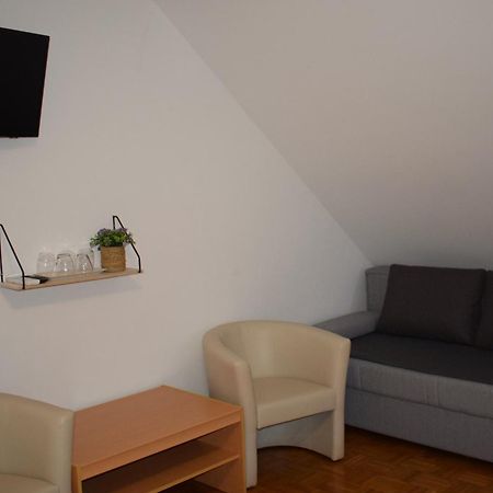 Farm Stay Zevnik Брежице Экстерьер фото