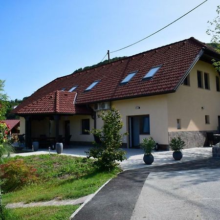 Farm Stay Zevnik Брежице Экстерьер фото