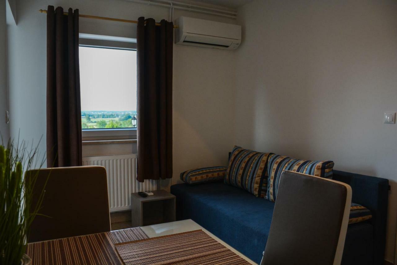Farm Stay Zevnik Брежице Экстерьер фото